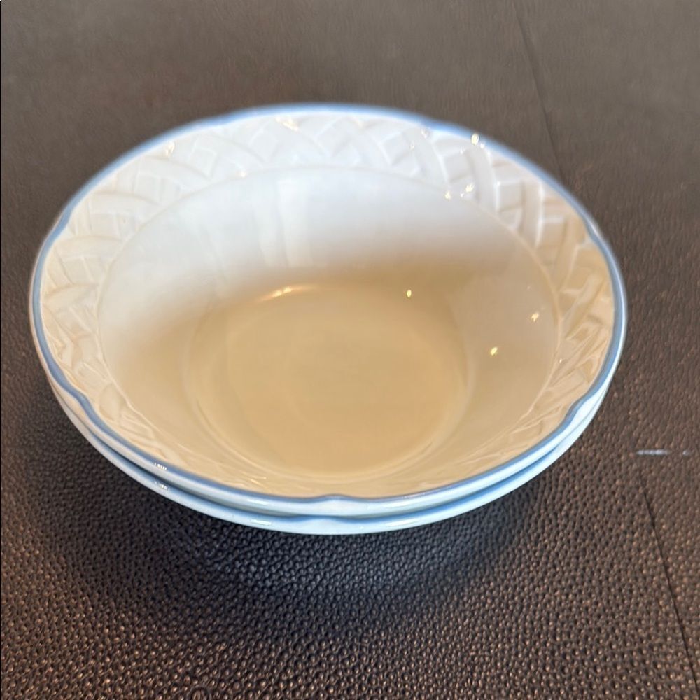 Vina Fera Vintage Classic White and Blue Serveware Bowl set of two